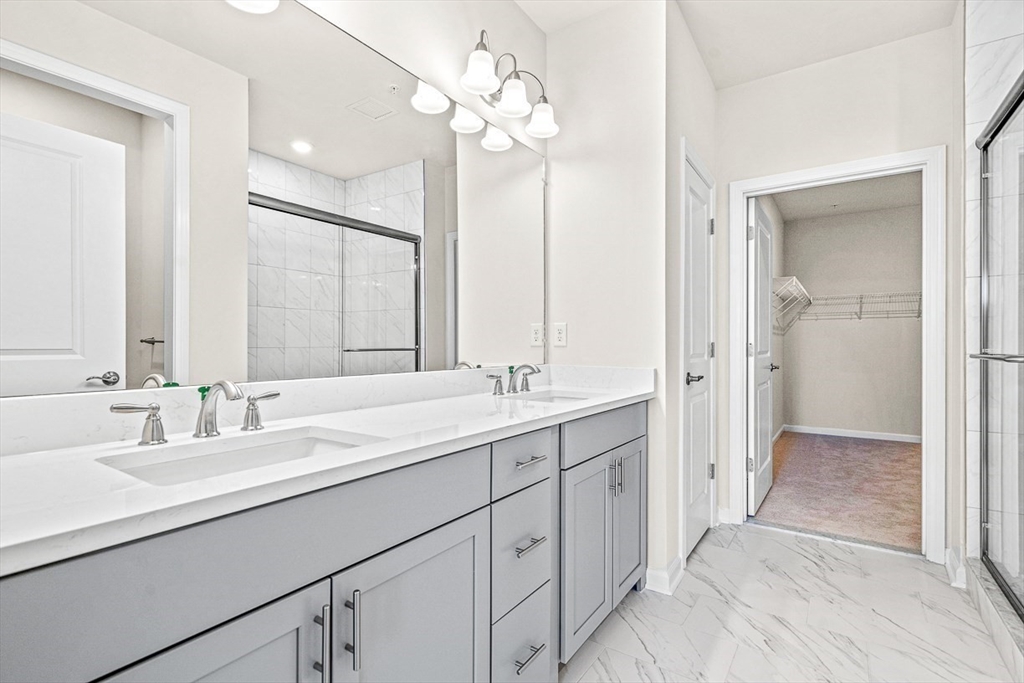 2 Stratton Dr, Woburn