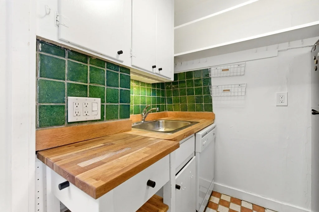 49 Brimmer St, Beacon Hill