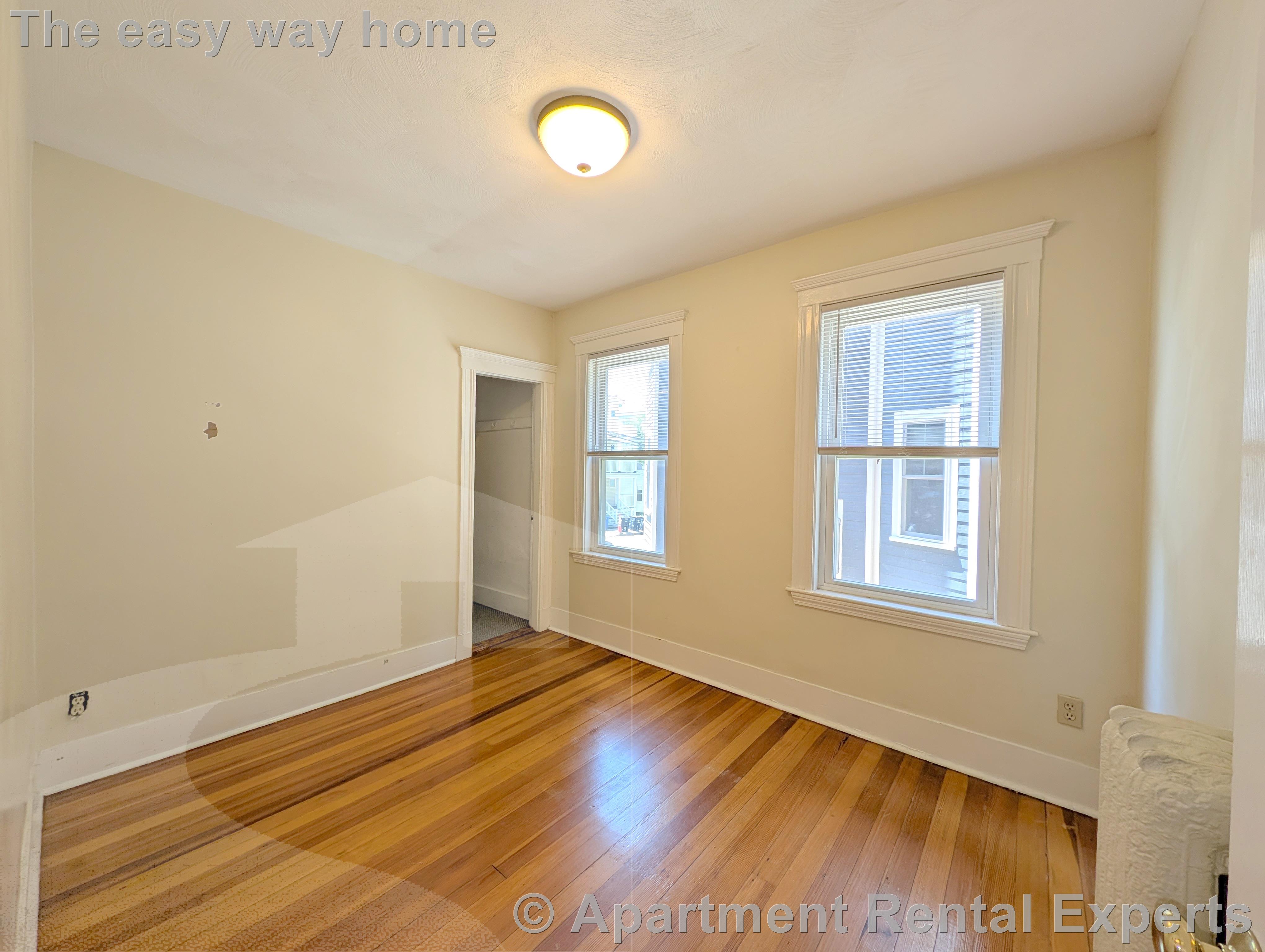 79 Conwell Ave, Tufts