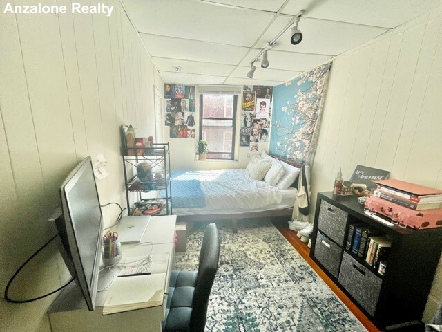 11 Charter St, North End