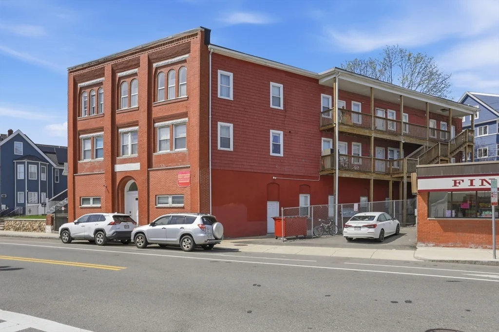176 Ferry St, Everett