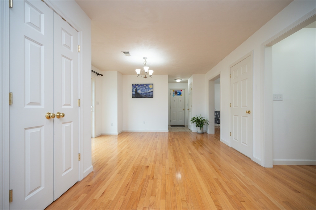 7 Willow Brook Ln, Blackstone