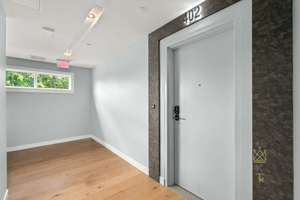 54 Auburn, Coolidge Corner