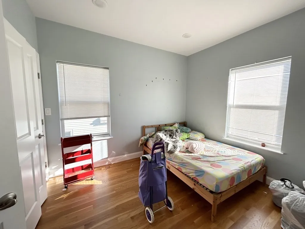 65 Burrell St, Roxbury