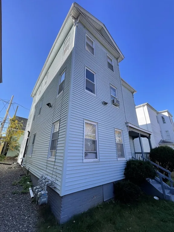 5 Freeland Ter, Worcester