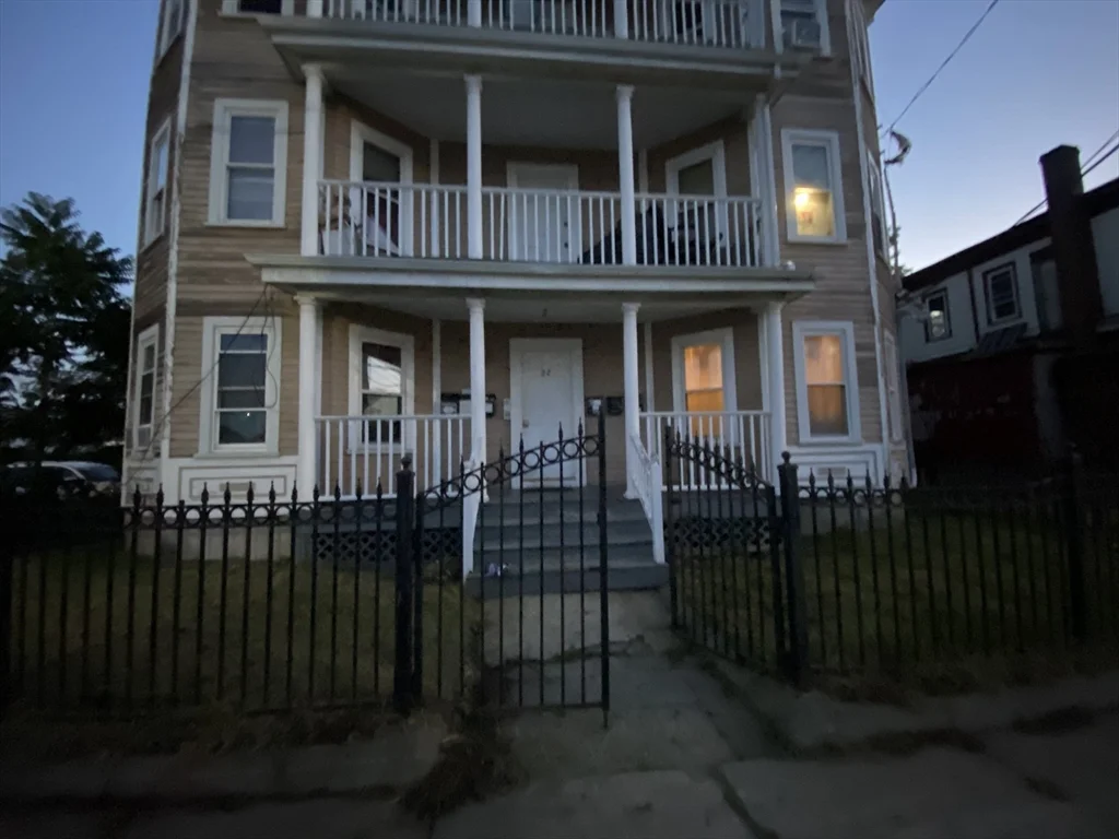 22 Intervale, Brockton