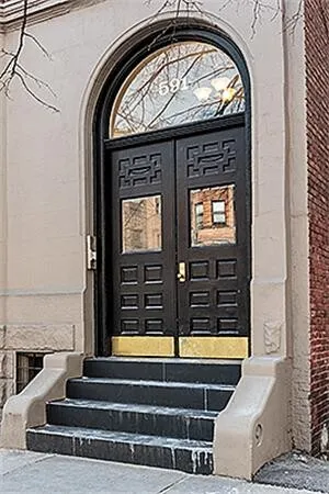 591 Beacon St, Fenway