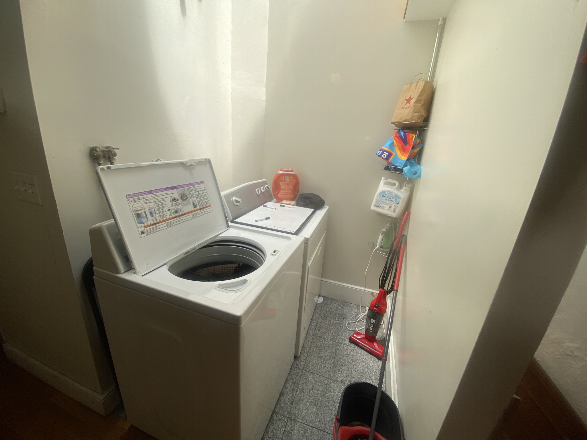 127 Cedar St, Roxbury