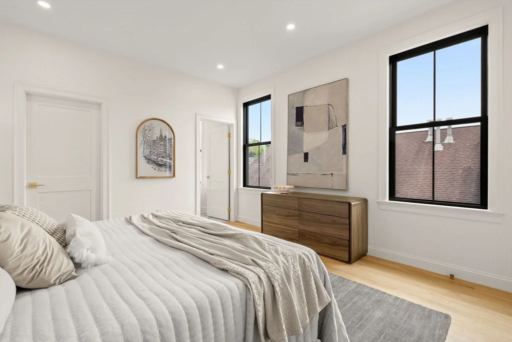 27 Shepard, Brighton