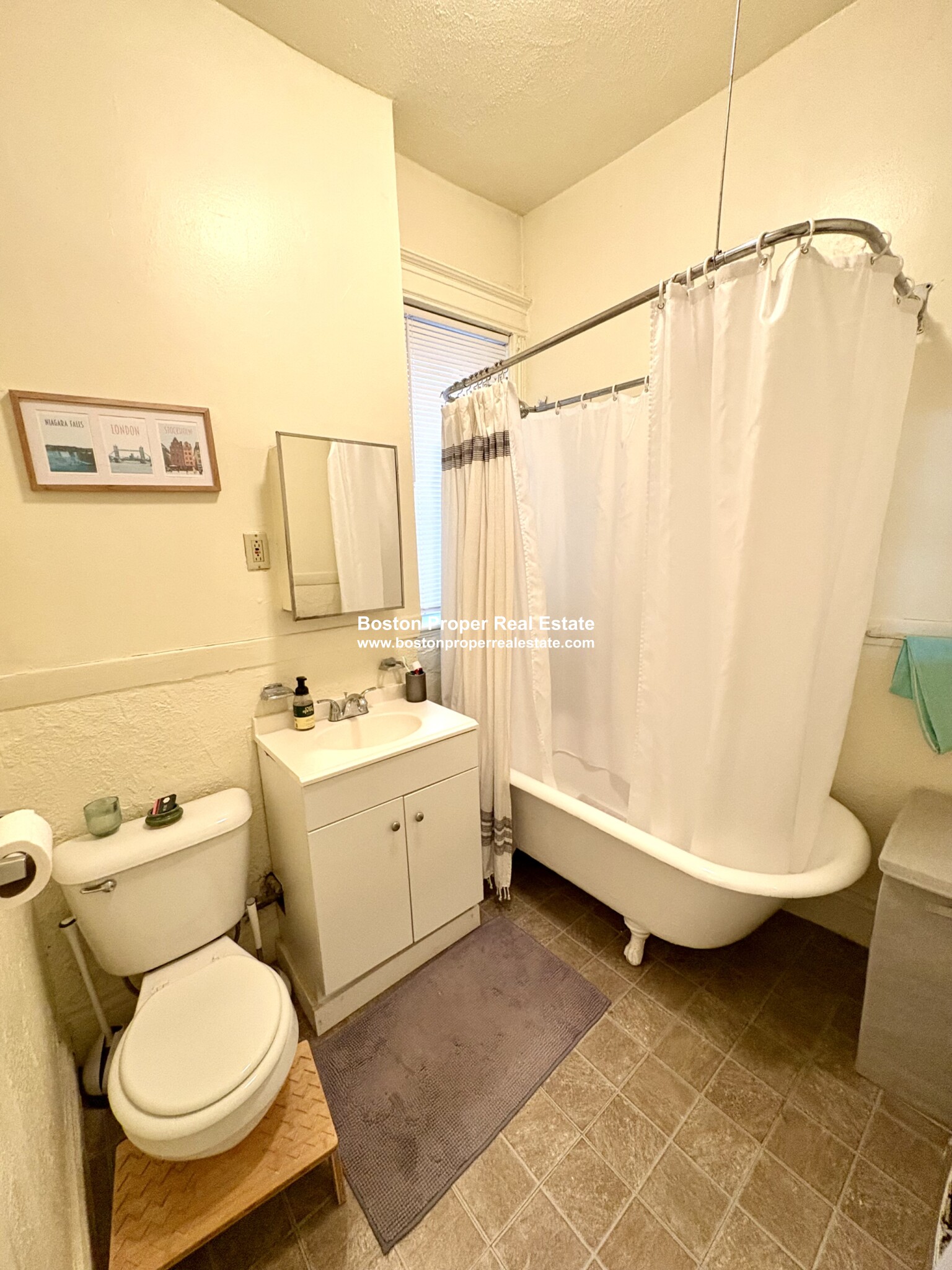 28 Queensberry St, Fenway