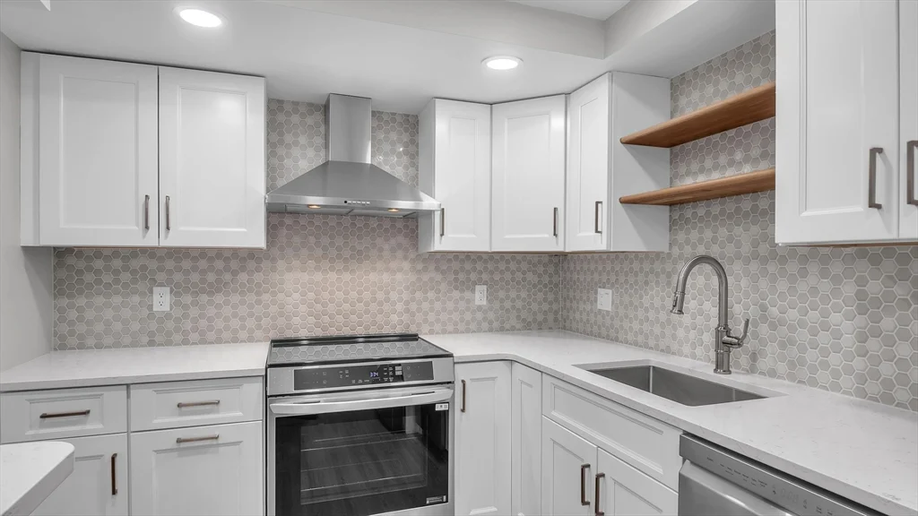 6 Alaric Ter, West Roxbury