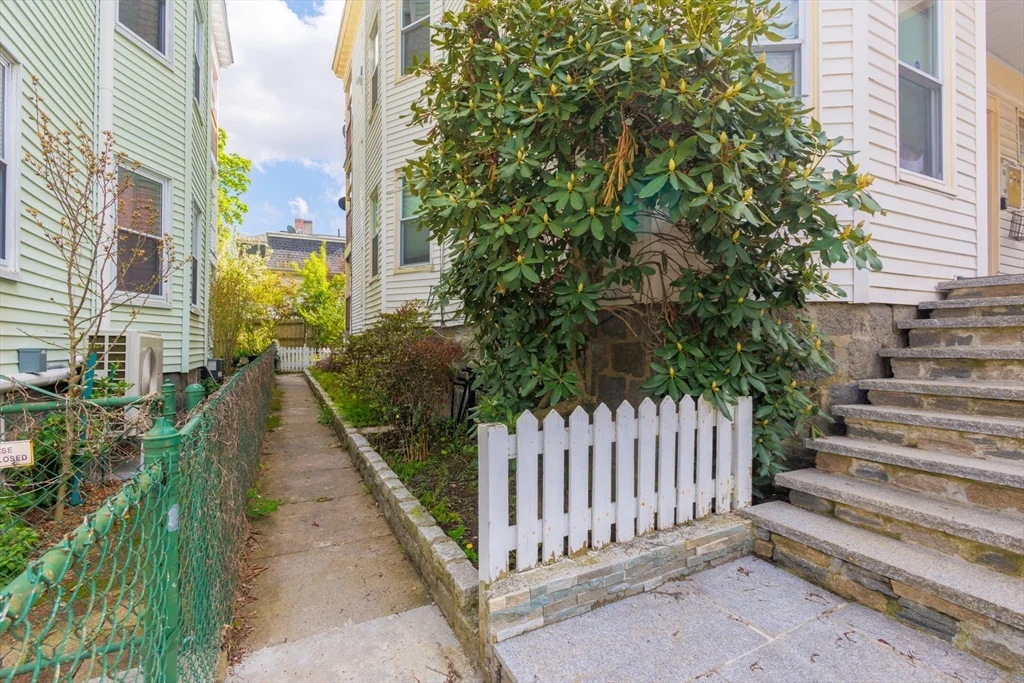 48 Burt St, Dorchester