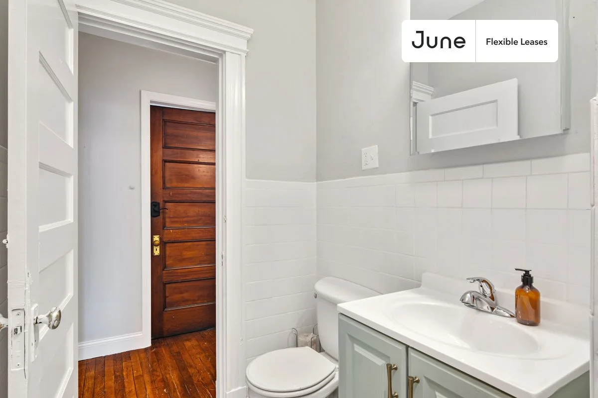 1905 Beacon St, Brookline