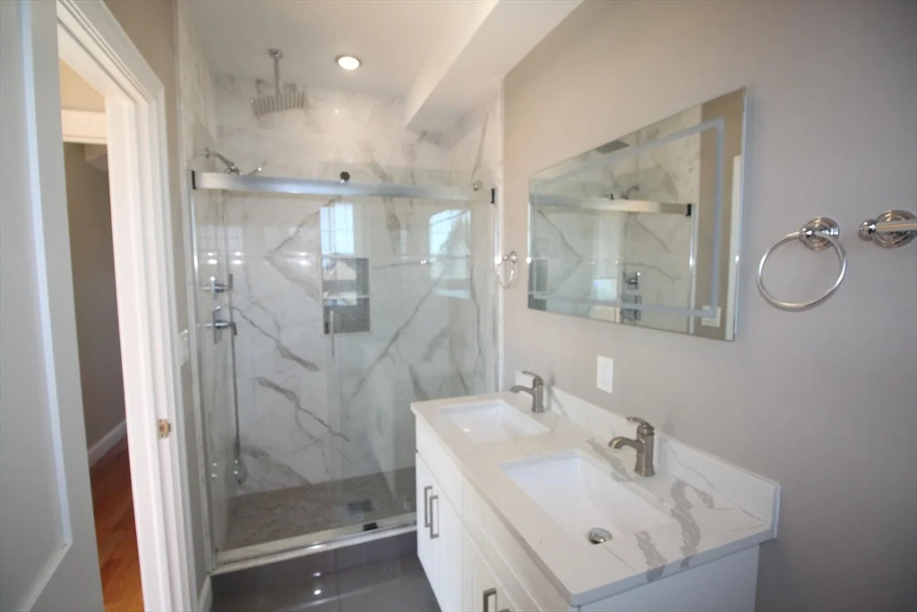 116 Main St, Everett