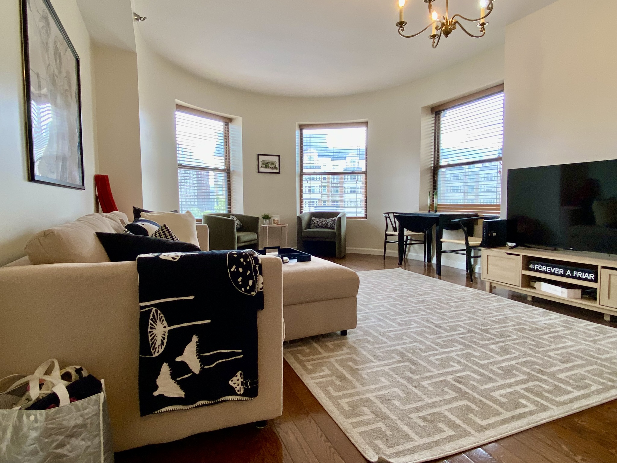 636 Beacon St, Fenway