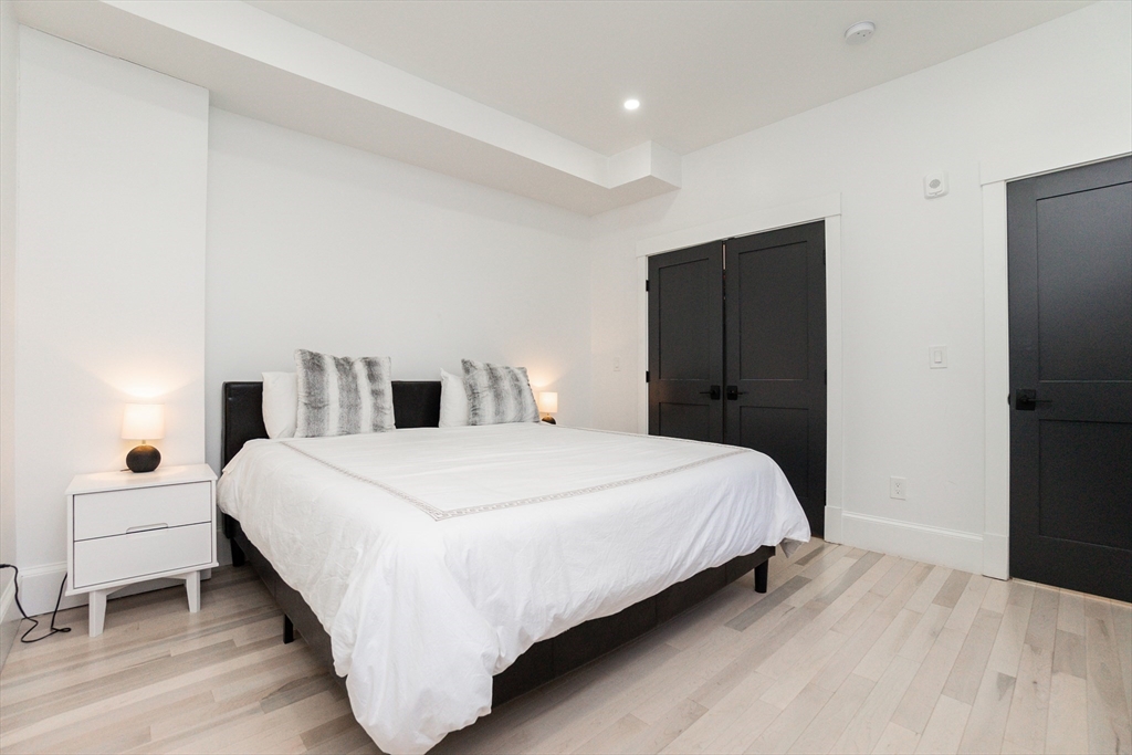 28 Telegraph St, South Boston