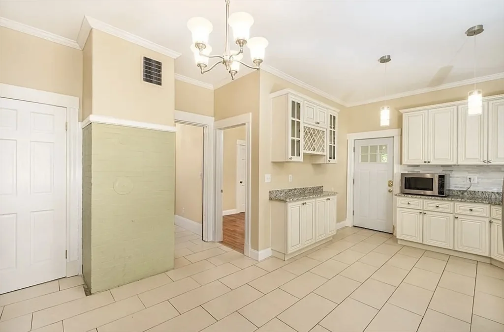161 Walnut St, Newtonville
