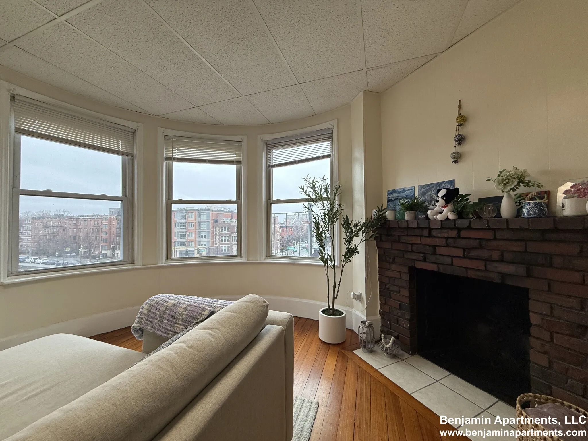 879 Beacon St, Fenway