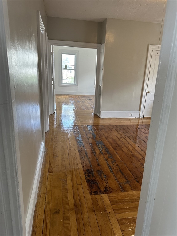 33 Russel, Worcester