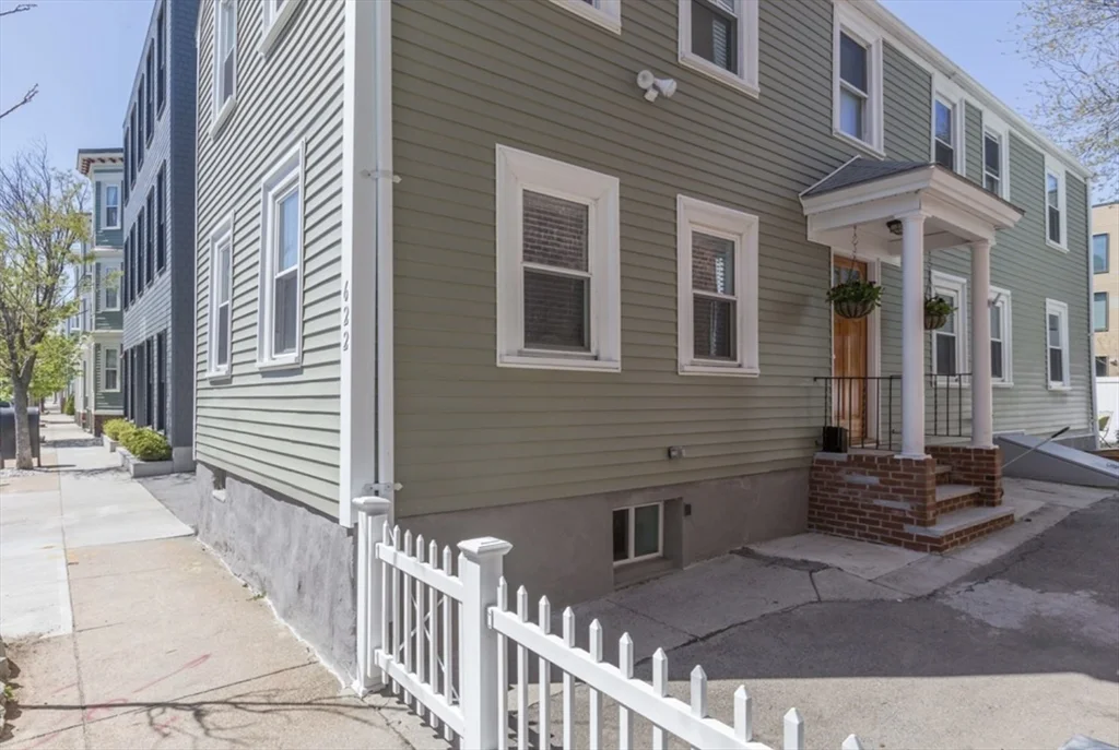 622 E 2nd, South Boston