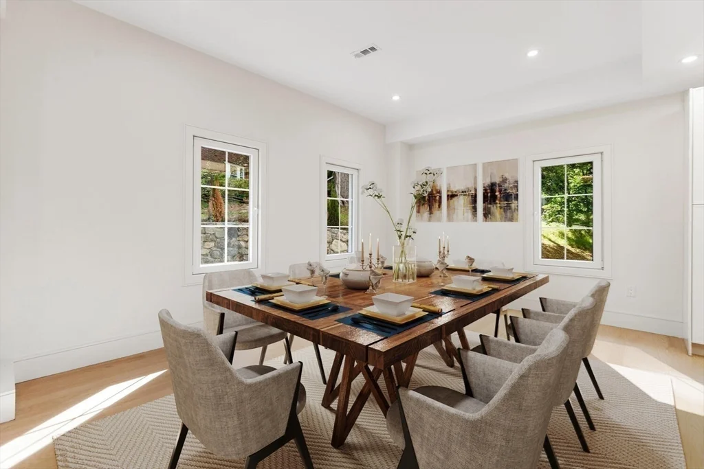 58 Chestnut St, Lynnfield