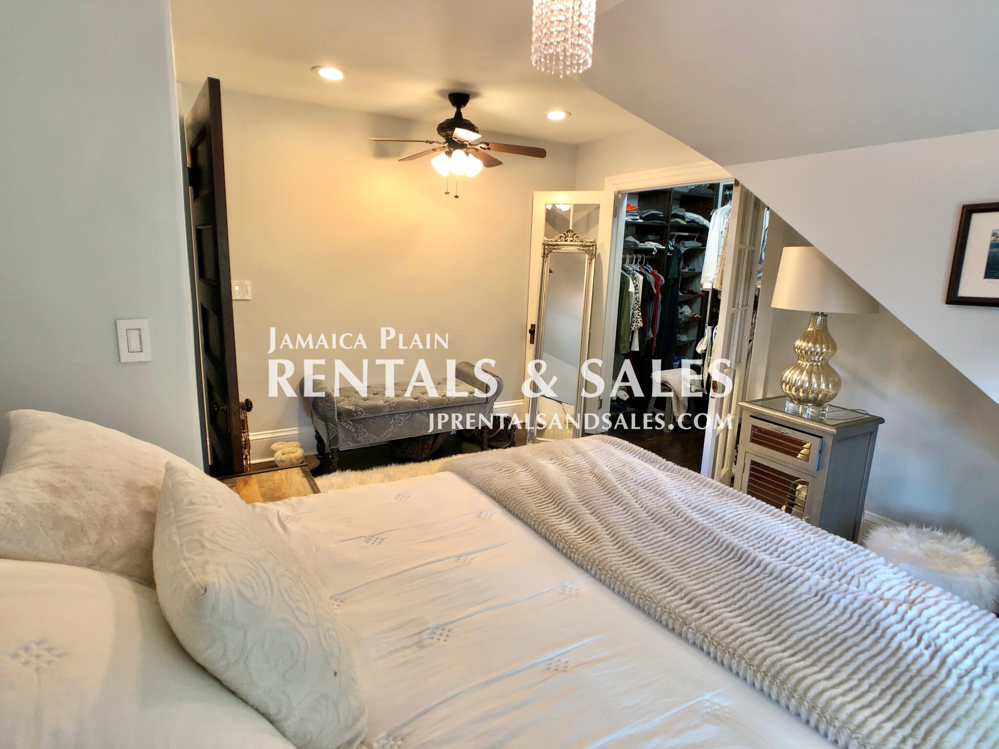 16 Oakview Ter, Jamaica Plain