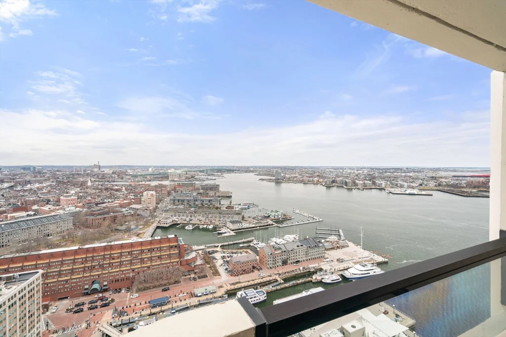 85 E India Row, Waterfront