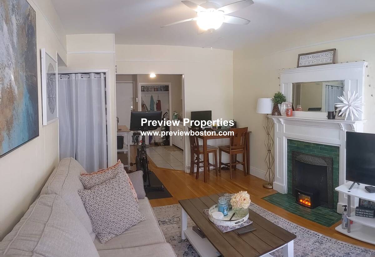 1307 Commonwealth Ave, Allston