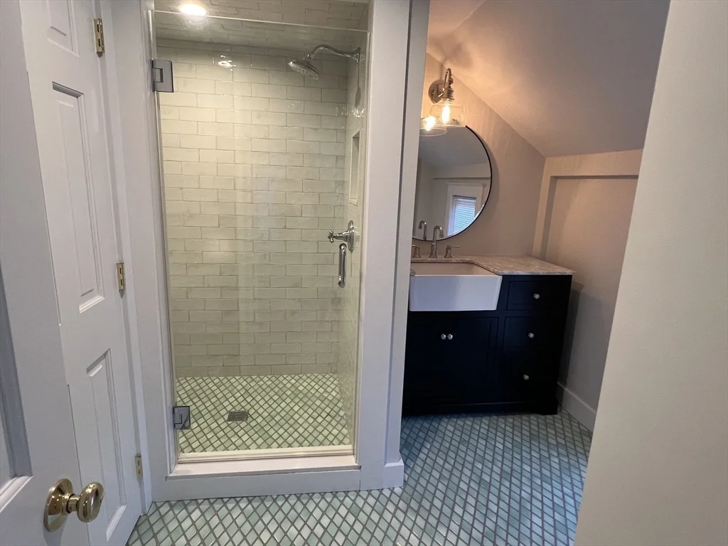 243 Dudley Rd, Bedford