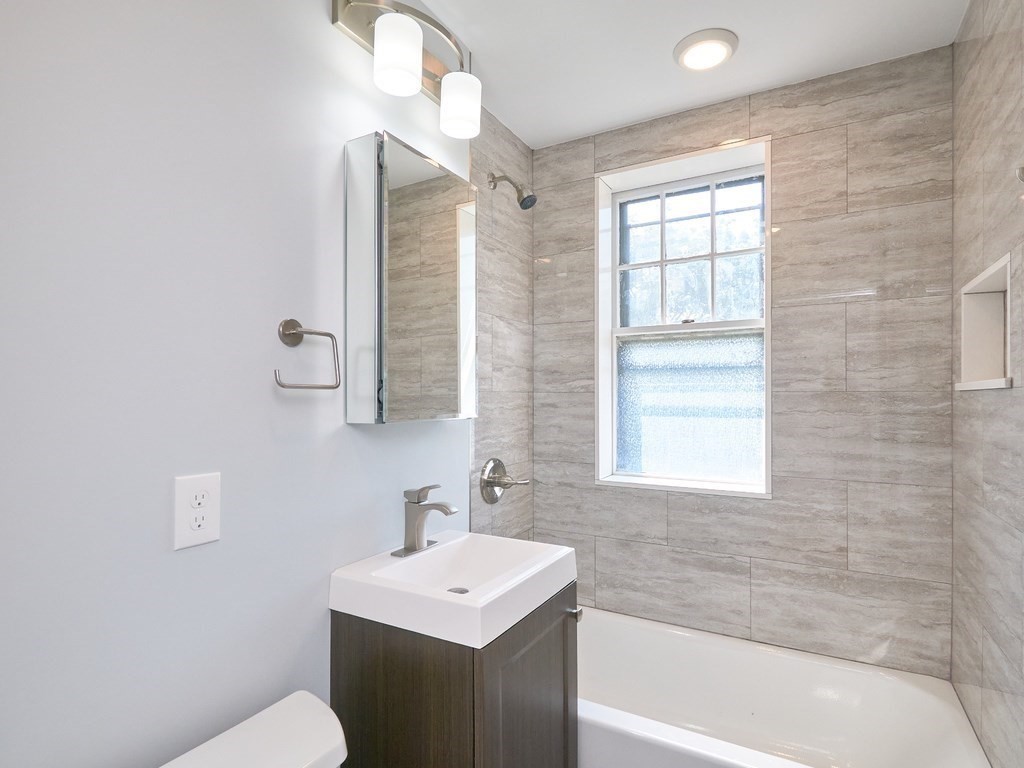 42 Linnaean St, Neighborhood Nine