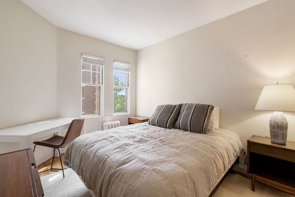 993 Memorial Dr, Harvard Square