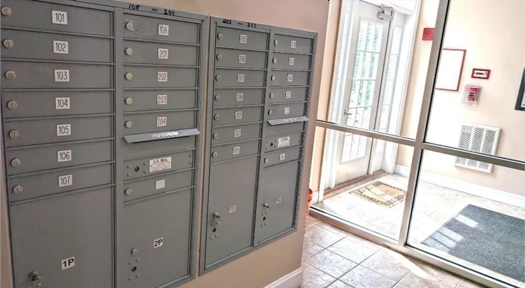 11 Cheriton Rd, West Roxbury