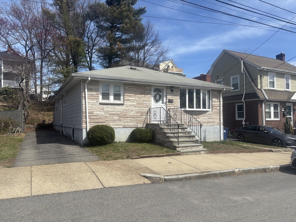 31 Stearns Rd, West Roxbury