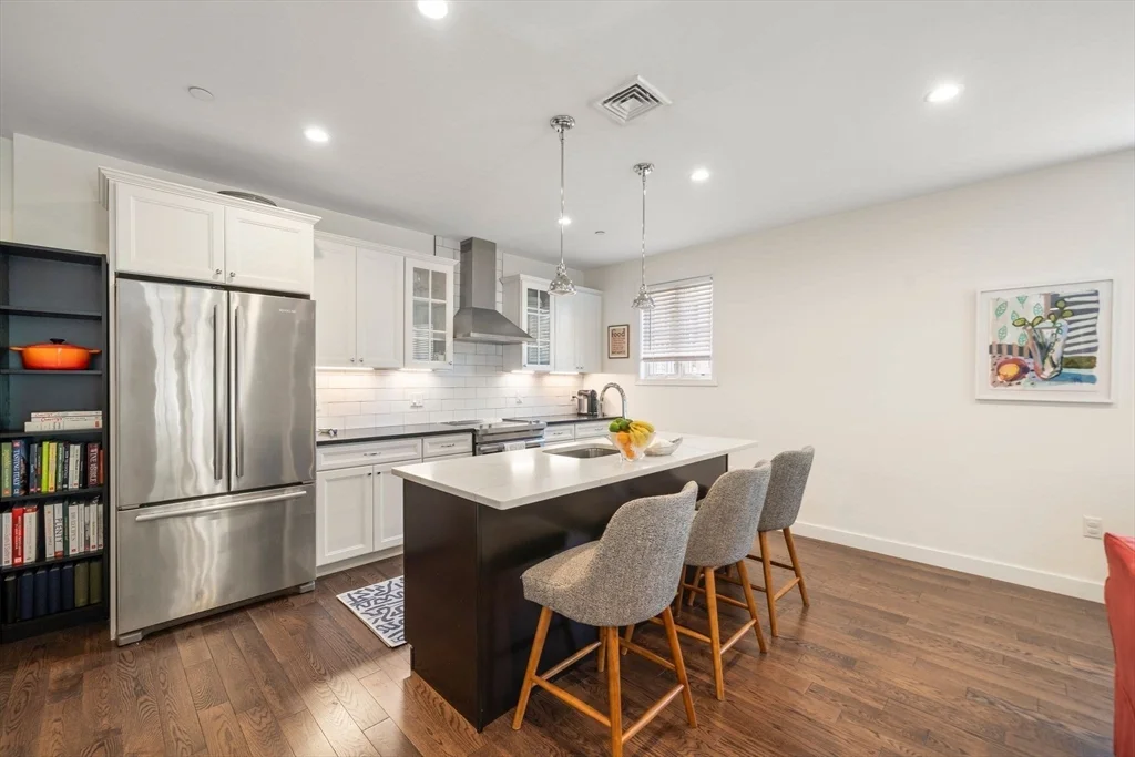 213 E Eagle St, East Boston