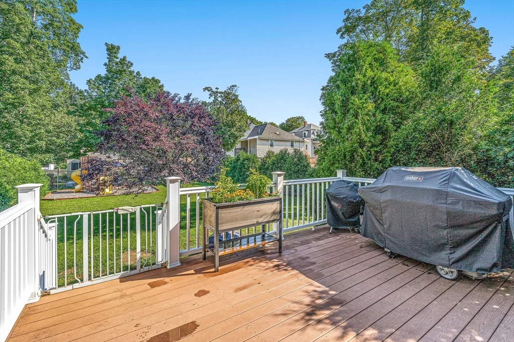 176 Washington St, Reading