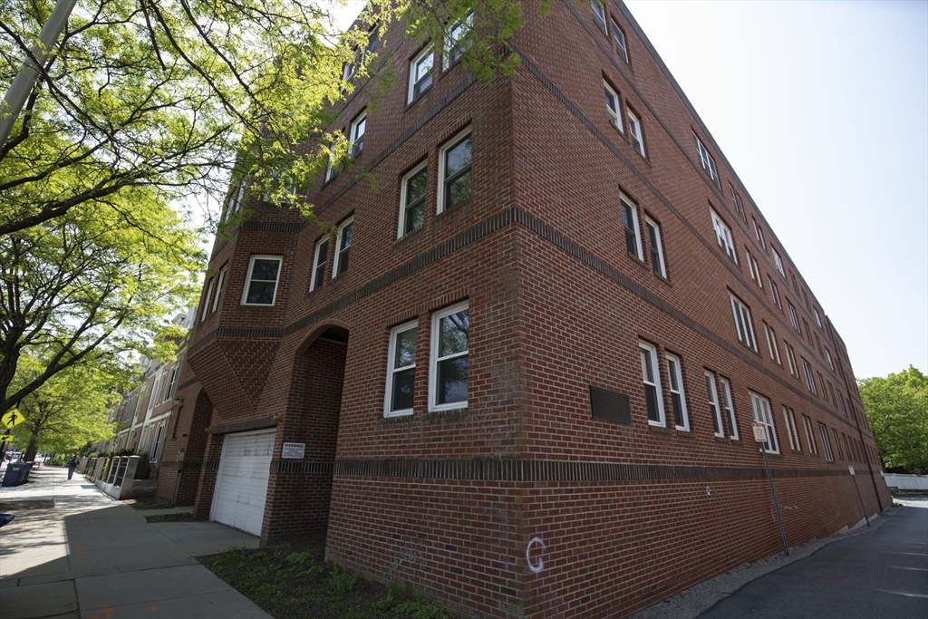 2456 Massachusetts Ave, North Cambridge