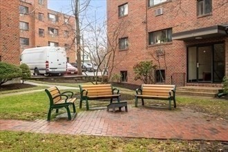 12 Riverside St, Watertown