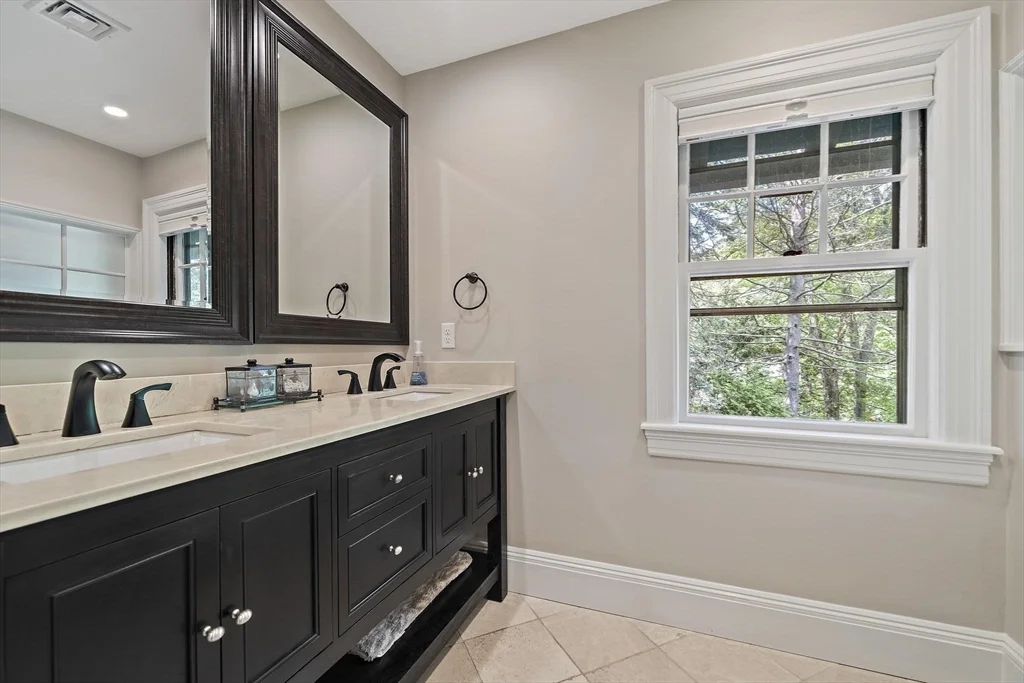 19 Ridge Rd, Newton