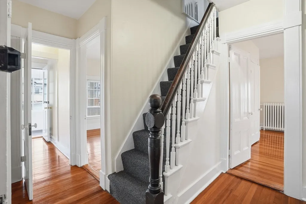 10 Charles, Winthrop