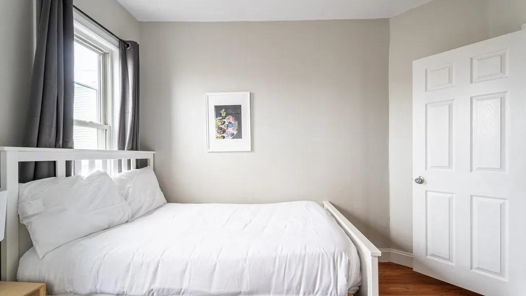 17 Cawfield, Boston