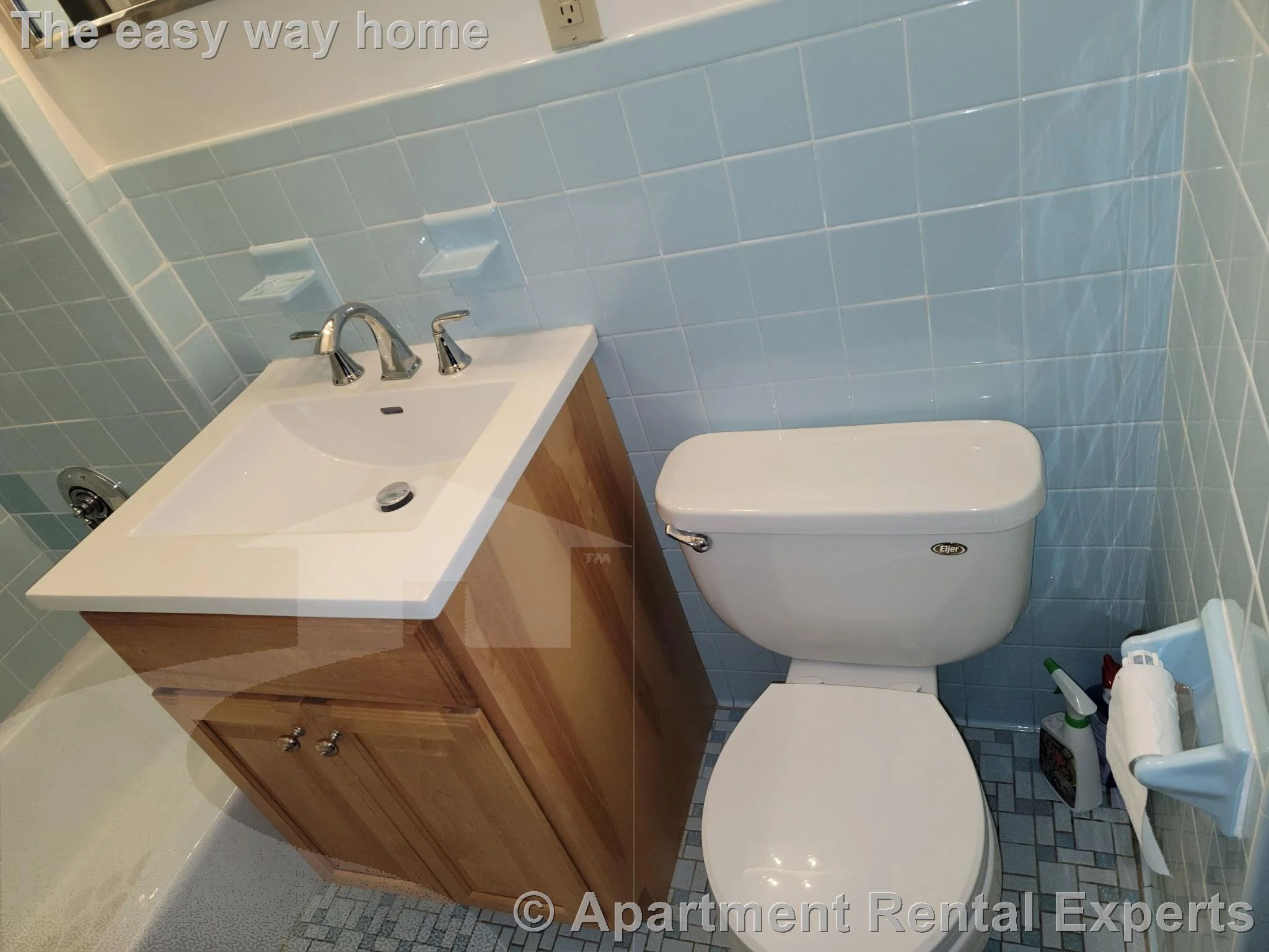 40 Kenmere Rd, Medford Square