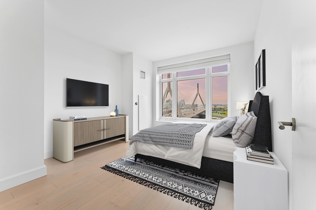 100 Lovejoy Wharf, Waterfront