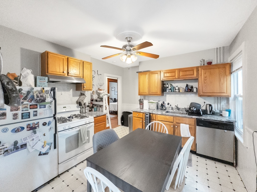 8 Parkton Rd, Jamaica Plain