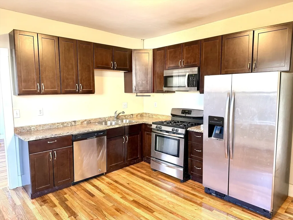 11 Francis, Oak Grove