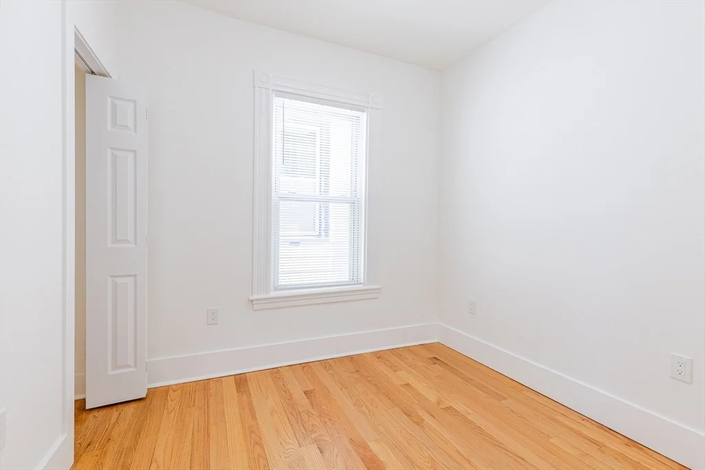 633 East 6th St, South Boston