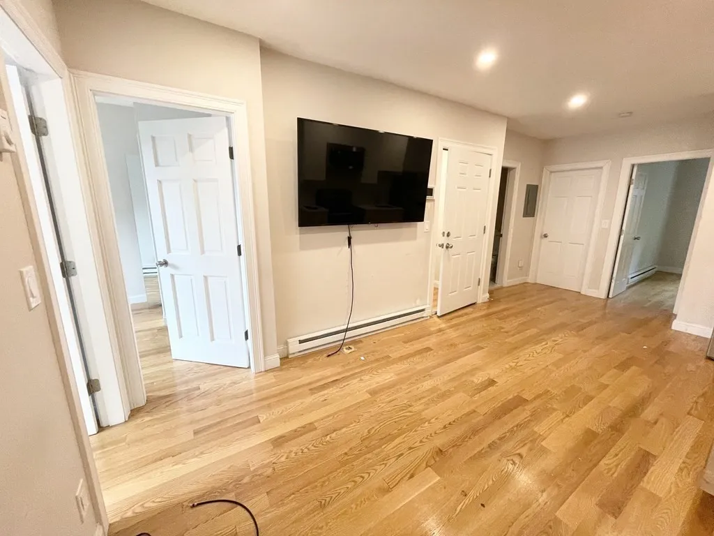 7 Warwick St, Mission Hill