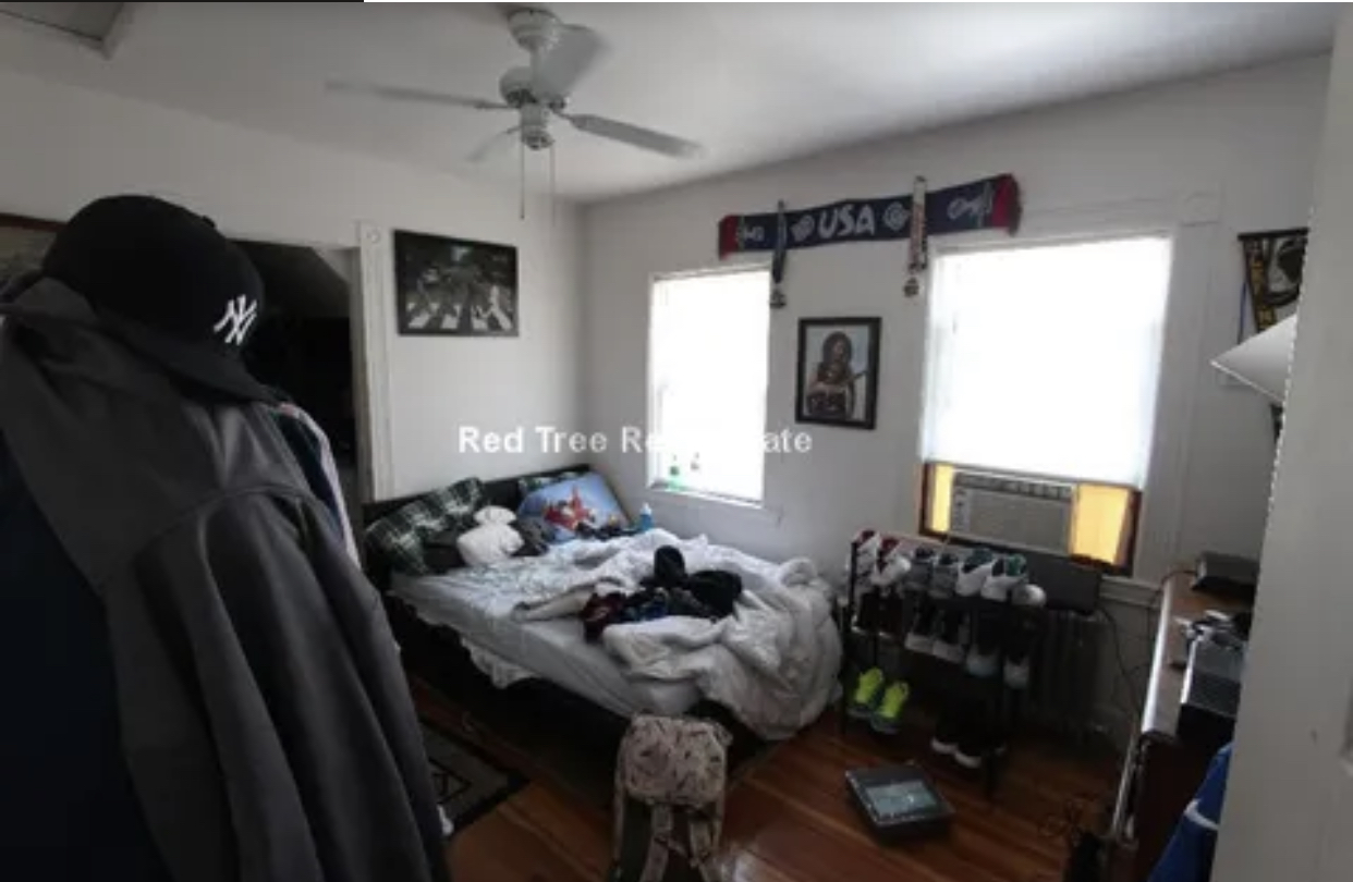 140 Brooks St, Oak Square