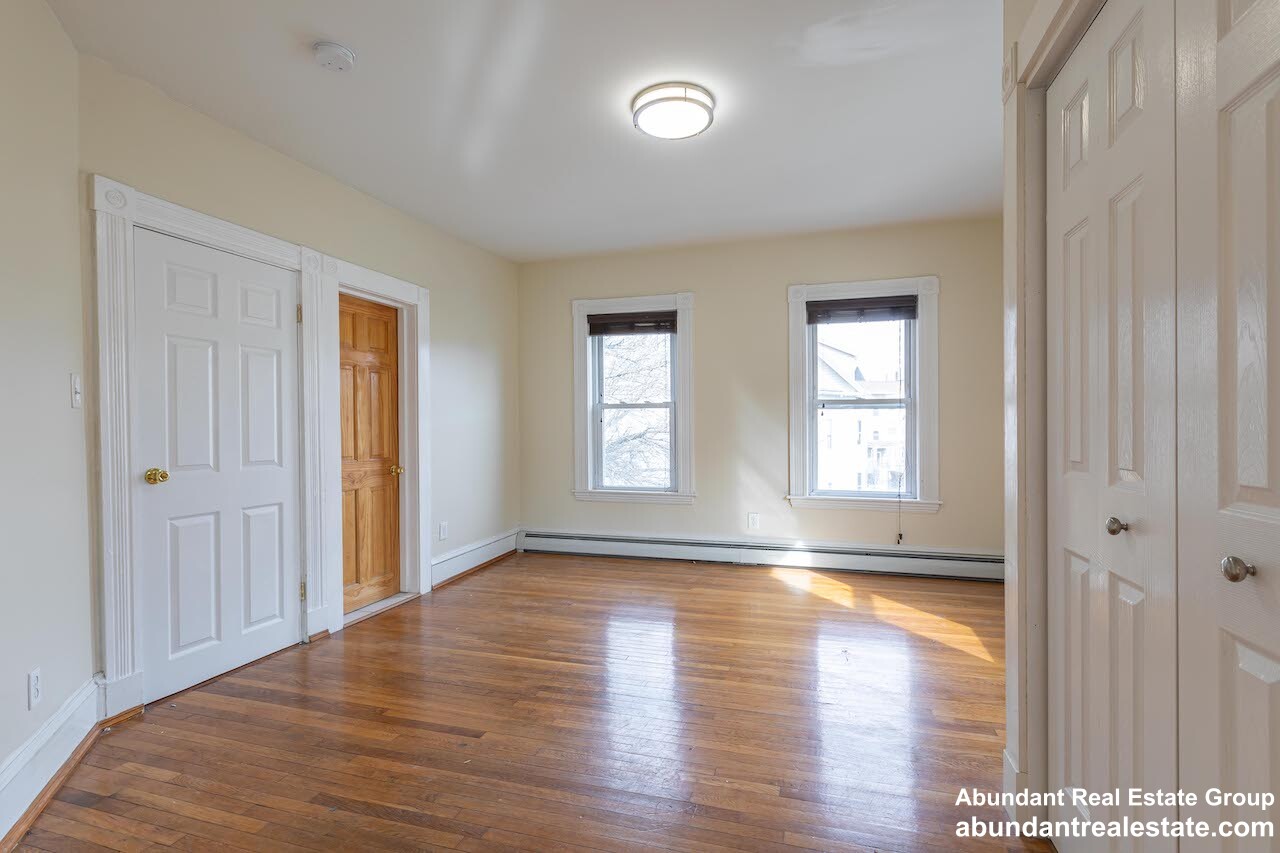 376 Medford St, Winter Hill