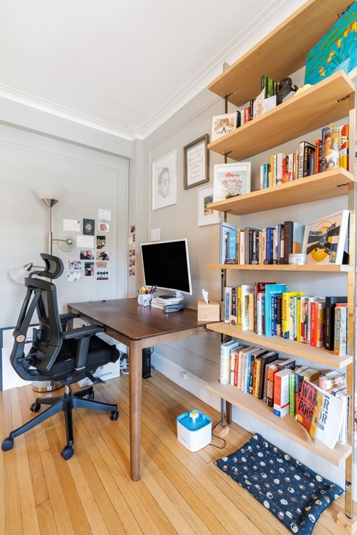 988 Memorial Dr, Harvard Square