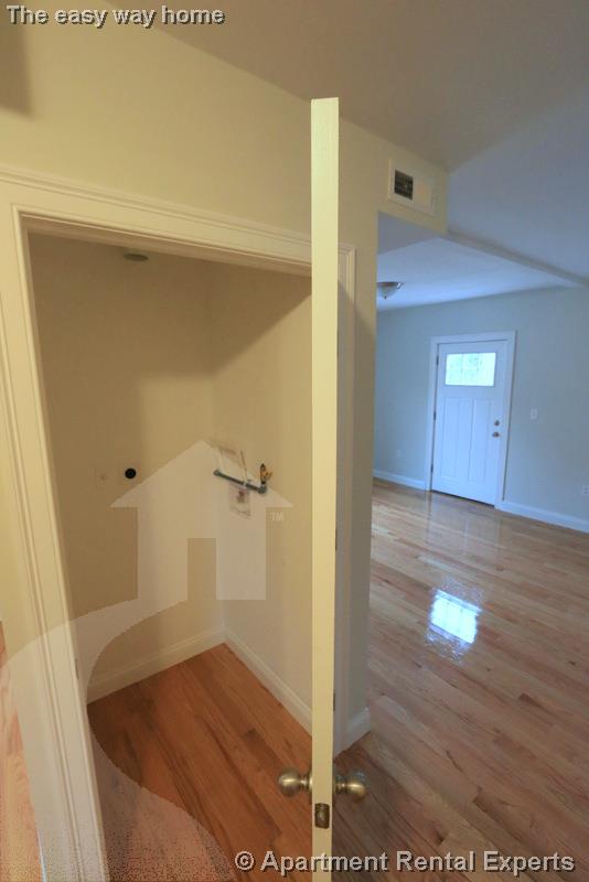 29 Elmwood St, Davis Square